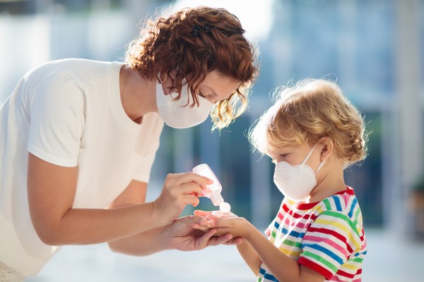 image of mother and child during coronavirus pandemic