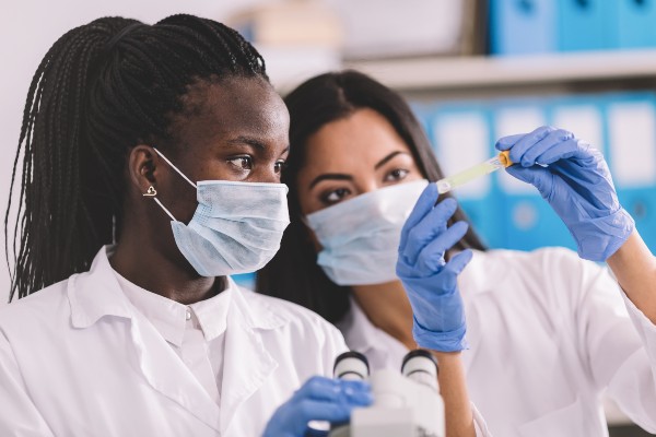 Image of researchers testing coronavirus