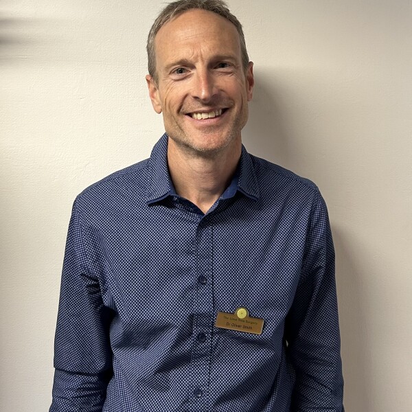 Dr Oliver Smith